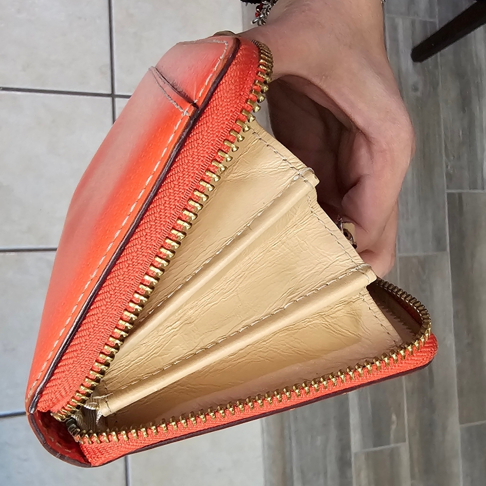 Kate Spade Neda Wellesley Lacquer Bright Orange Leather Zip Around Wallet EUC - Picture 9 of 16